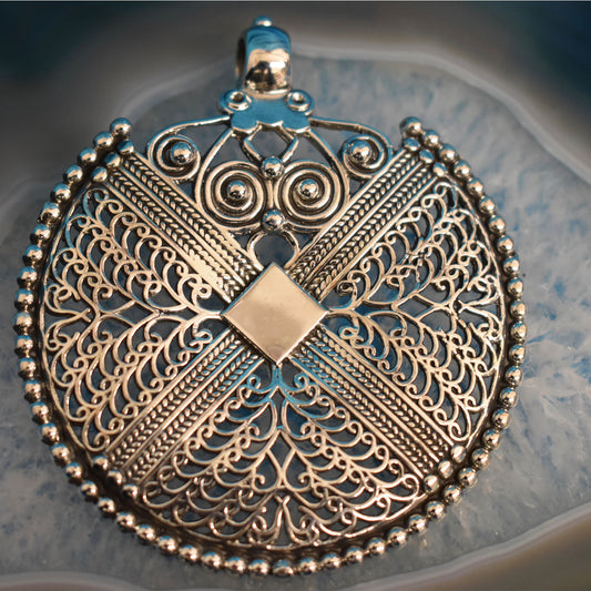 Ganesha Handicrafts Sterling Silver Large Medallion Pendant (925), Pendant, Medallion Pendant, Large Medallion Pendant, Sterling Silver Pendant, Large Medallion Pendant, Silver Medallion Pendant
