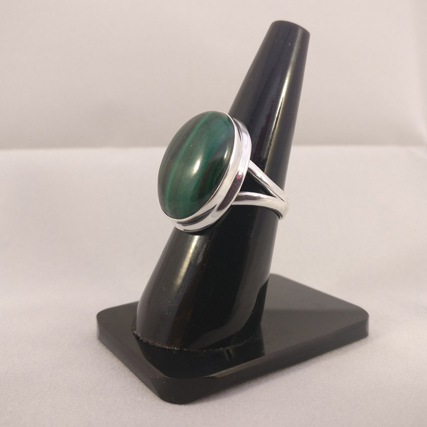 Ganesha Handicraft, Malachite Gemstone Plain Setting Ring | Size Q, Malachite Gemstone Plain Setting Ring, Gemstone Plain Ring, Womens New Model Ring, Now Trending Ring collection, New Modern Women's Ring, Women's Stylish Ring. 