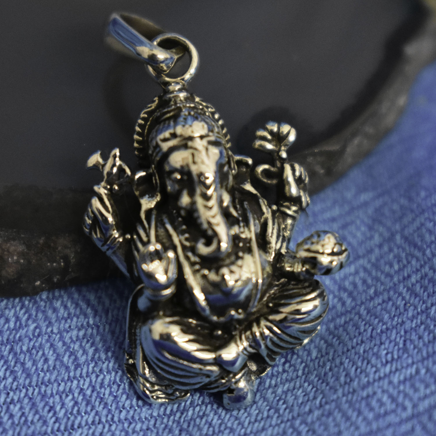 Ganesha Handicrafts, Sterling Silver Ganesh Pendant (925), Sterling Silver Ganesh Pendant, Ganesh Pendant, Sterling Silver Pendant, 925-Sterling Silver Ganesh Pendant, Bisexual Pendant, Trending Pendant. 